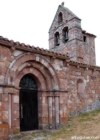 T&iacute;pica iglesia rom&aacute;nica de la Monta&ntilde;a Palentina