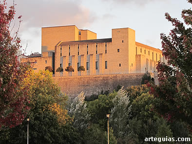 Palacio Real, reconvertido en el Archivo Real y General de Navarra
