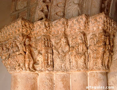 Capiteles historiados de la puerta de la iglesia de Languilla