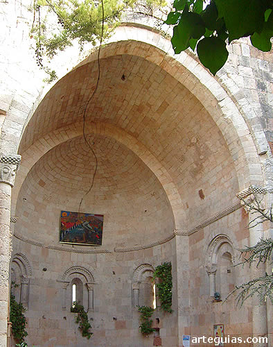 Cabecera de la iglesia de San Juan de Ayll&oacute;n