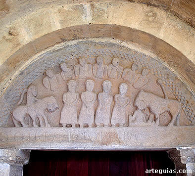 Curios&iacute;simo t&iacute;mpano de la puerta de la iglesia de San Pelayo de Ayega (Valle de Mena)