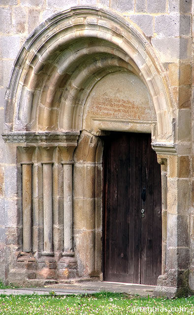 Puerta de los Muertos con su data