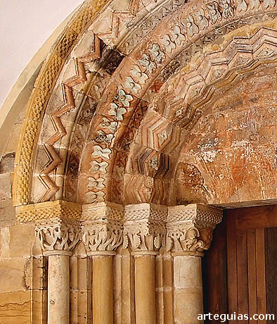 Detalle de la portada sur