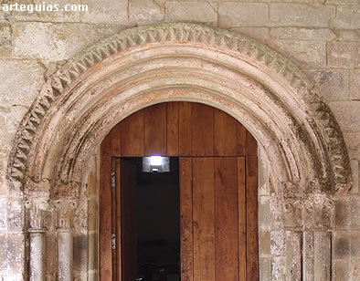 Puerta de los Monjes