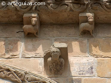 Canecillos rom&aacute;nicos de la Ermita de la Santa Cruz de Ba&ntilde;ares