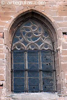 Ventanal g&oacute;tico. catedral de Calahorra. La Rioja