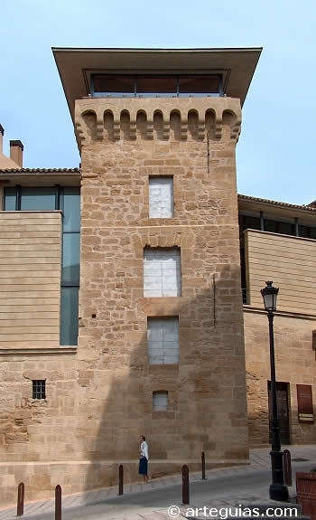 Torre medieval de la muralla de Haro