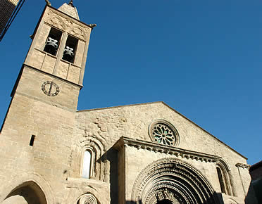 Fachada de la iglesia de Santa Mar&iacute;a de Agramunt