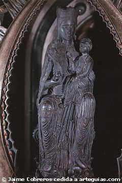 Mare de Deu, del claustro de la catedral de Solsona