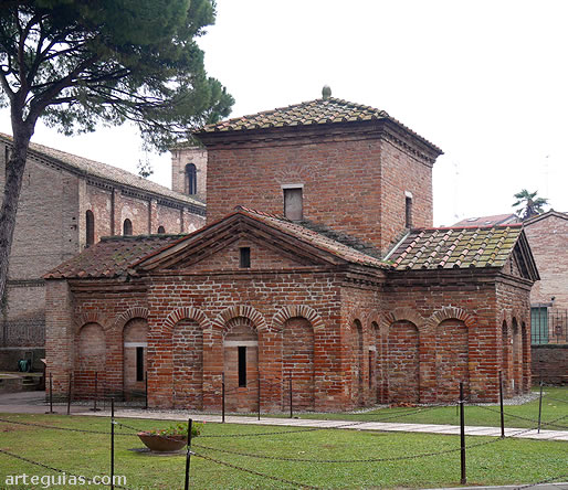 Mausoleo de Gala Placidia en R&aacute;vena, Italia