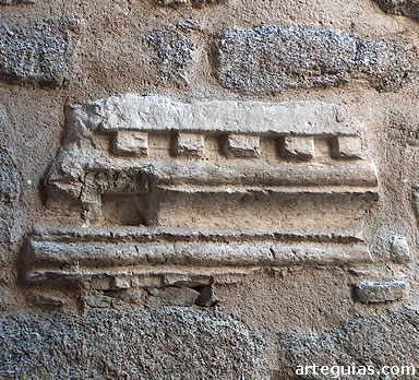 Restos de relieves romanos reaprovechados