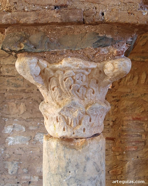 Otro capitel de acarreo reaprovechado