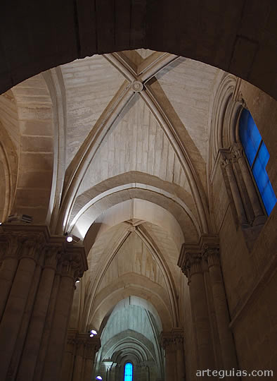 Bóveda de la nave de la iglesia abacial