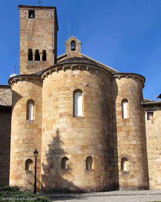 Cabecera románica de la iglesia abacial de Leyre