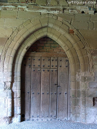 La mayor parte del monasterio es obra del siglo XIII