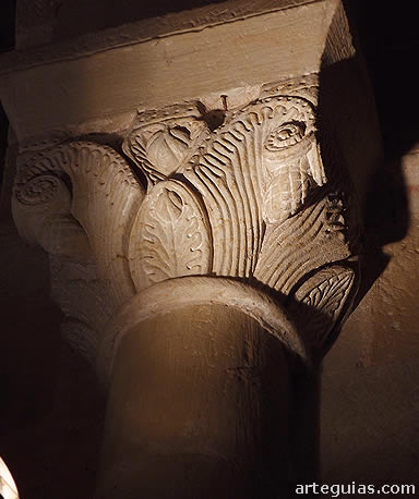 Capitel del arco triunfal