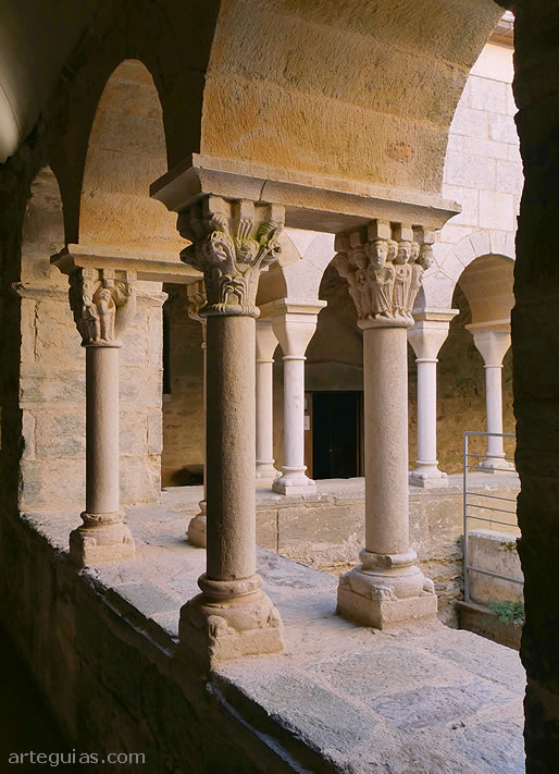 Detalle del claustro superior