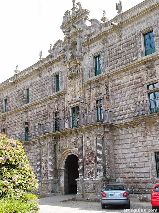 Fachada barroca del monasterio de Santa Mar&iacute;a de Oseira