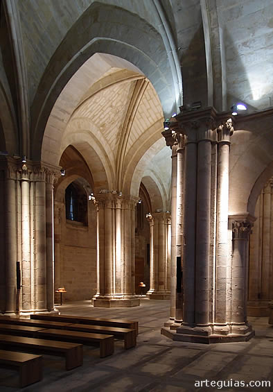 Monasterio de Santa María la Real de Aguilar de Campoo: iglesia abcial