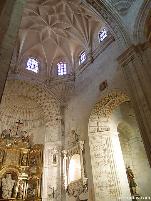 Interior de la cabecera
