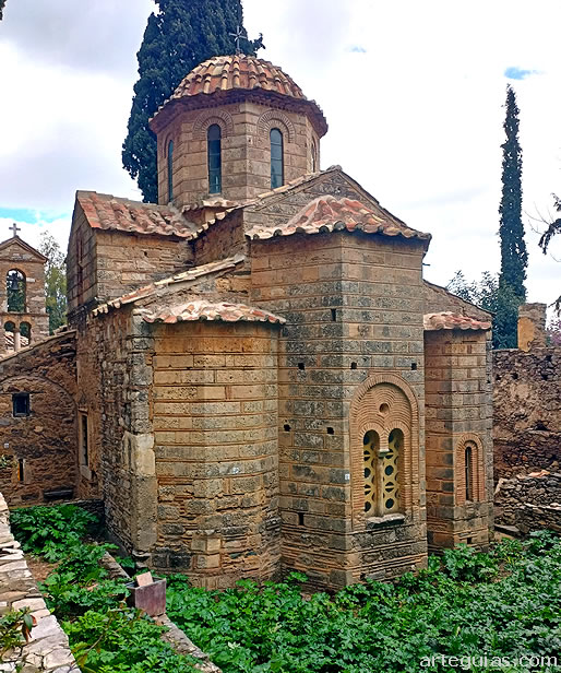 Iglesia katholikon bizantina del siglo XI-XII del Monasterio de Kaisariani