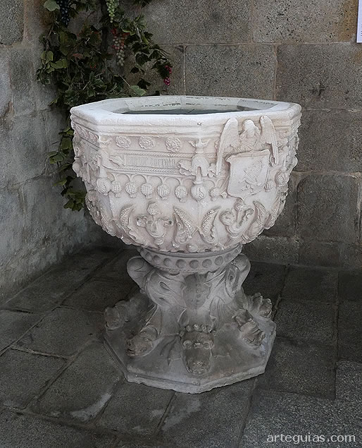 Pila bautismal renacentista