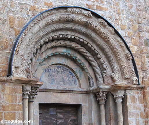 Santa Mar&iacute;a de Llad&oacute;, Girona : puerta oeste