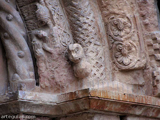 Salmeres de las arquivoltas