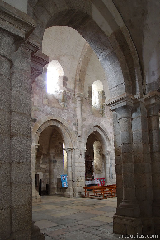 Interior de la iglesia del Monasterio de Meira