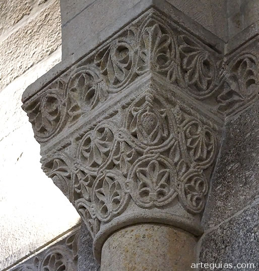 Capitele vegetal con palmetas