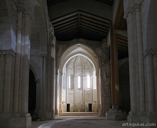 Monasterio de Santa Mar&iacute;a de Palazuelos, Valladolid: interior de la iglesia