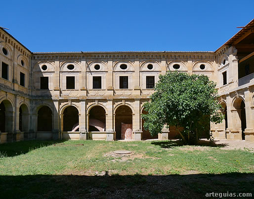 Claustro clasicista