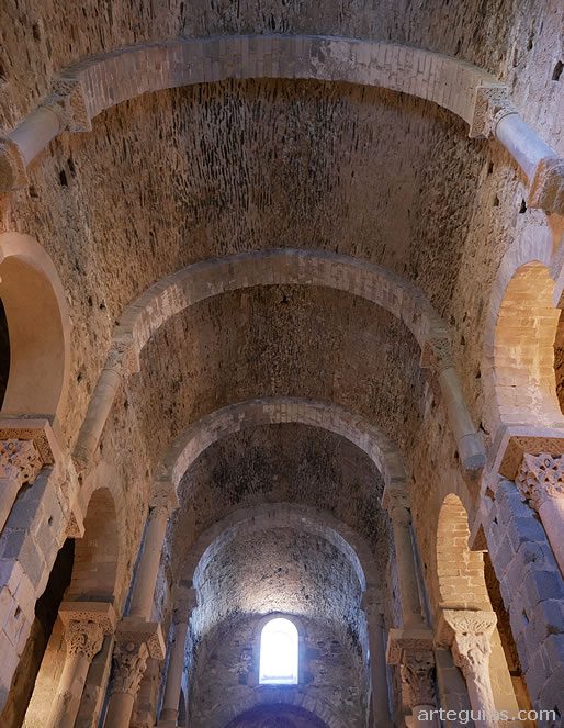 B&oacute;veda de la nave central de la iglesia