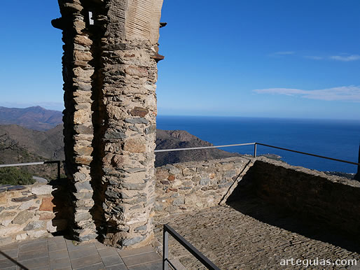 Vistas del Mar Mediterr&aacute;neo desde el monasterio