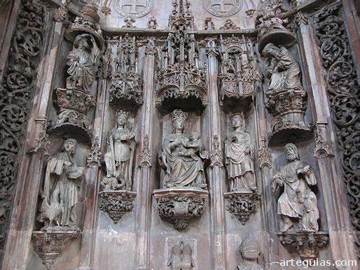 Interior de la iglesia. Monasterio de Santa Cruz de Co&iacute;mbra, Portugal
