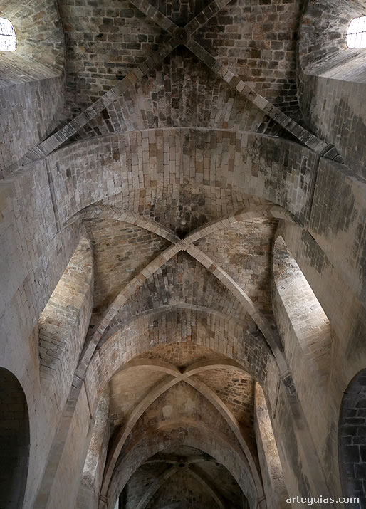 B&oacute;veda de crucer&iacute;a cuatripartita de la iglesia abacial
