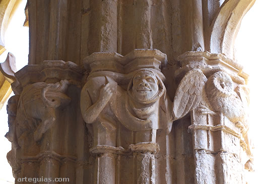 Detalle del claustro