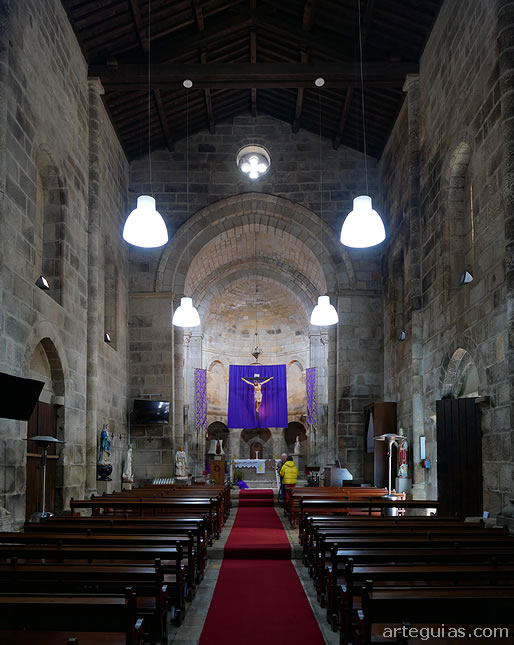 Interior de la nave y del &aacute;bside de la iglesia