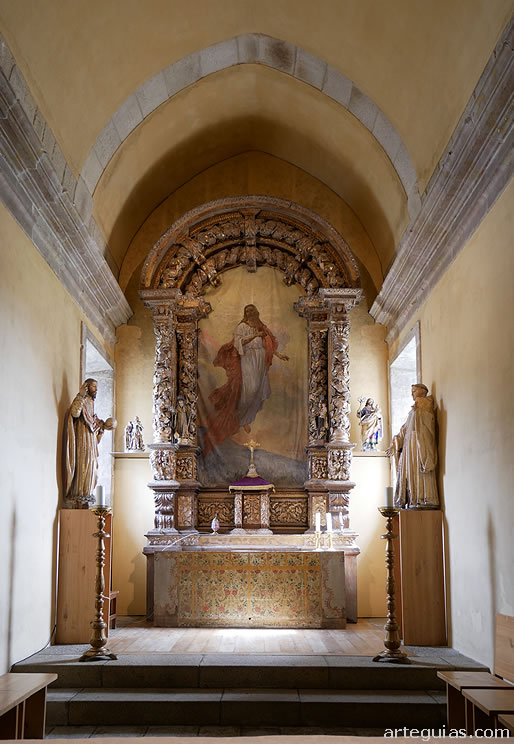 &Aacute;bside central reconstruido en el siglo XVIII