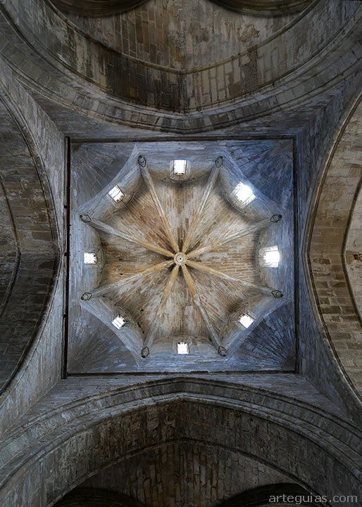 Cimborrio sobre el crucero