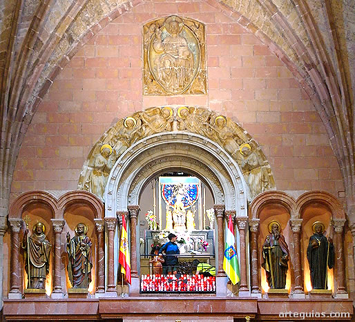 Comunicaci&oacute;n entre el Camar&iacute;n de la Virgen y la iglesia