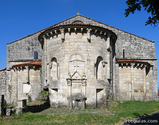 Cabecera de la iglesia del Monasterio de Xunqueira de Espadañedo