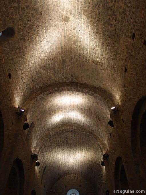 B&oacute;veda de medio ca&ntilde;&oacute;n de la nave central