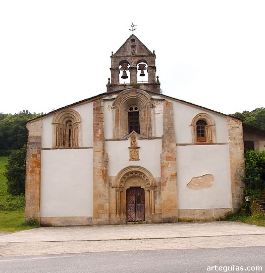 Fcahda oeste de la iglesia de antiguo Monasterio de Santa Mar&iacute;a de Penamaior