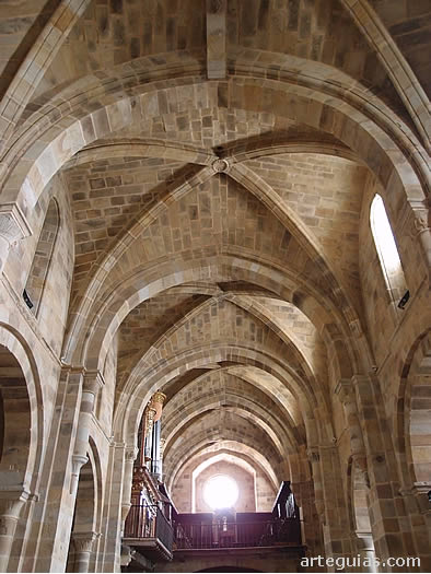 Iglesia del monasterio de Santa Mar&iacute;a de Valdedi&oacute;s: nave central