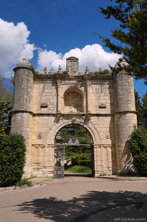 Puerta del Monasterio de la Santa Espina