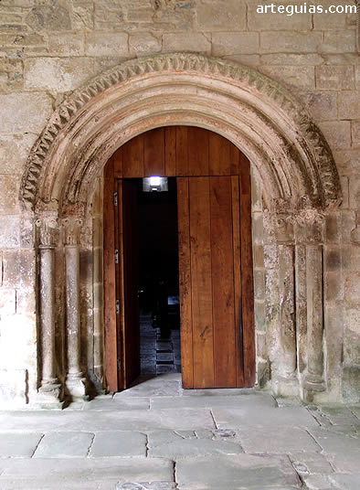 Puerta de los Monjes