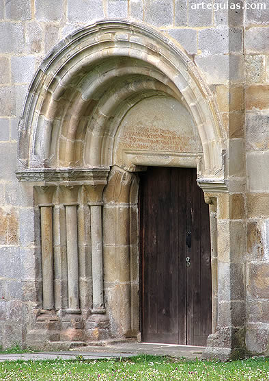Puerta de los Muertos. Fachada  del brazo septentrional del transepto