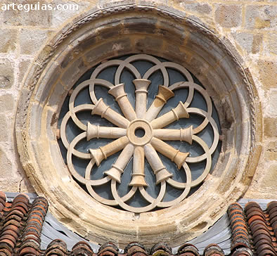 Roset&oacute;n de la fachada occidental