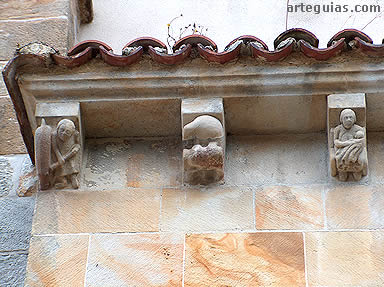 Canecillos de la puerta occidental